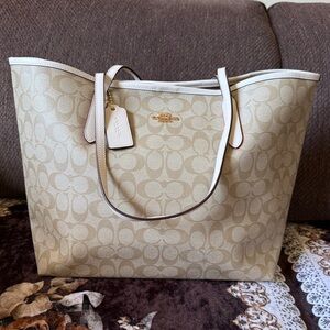 COACH Sand Chalk Signature Canvas Snap Closure Gold-Tone Hardware City Tote Bag